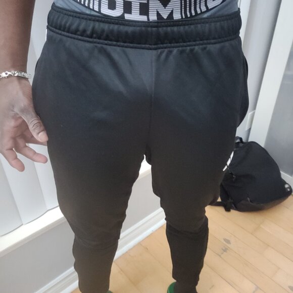 🔥 Adidas Track Suit Size L– Great Deal! 🔥 - Picture 3 of 9